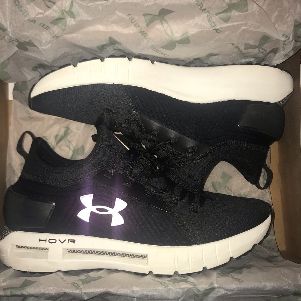 UNDER ARMOR Hovr shoes